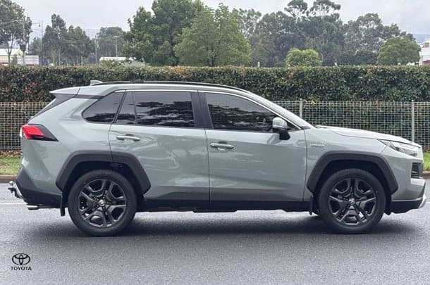 2023 Toyota RAV4 Edge AWD in Green