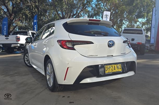 2023 Toyota Corolla Ascent Sport Hybrid in White