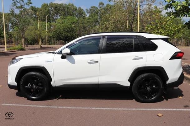 2020 Toyota RAV4 Cruiser in White