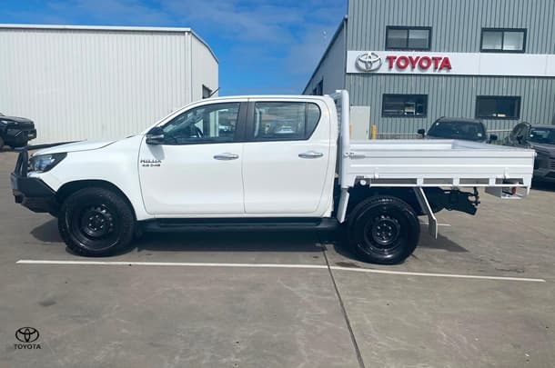 2017 Toyota Hilux SR in White