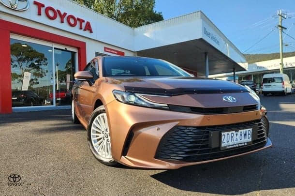 2025 Toyota Camry Ascent in Bronze