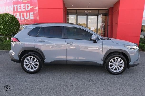 2023 Toyota Corolla Cross GXL in Grey