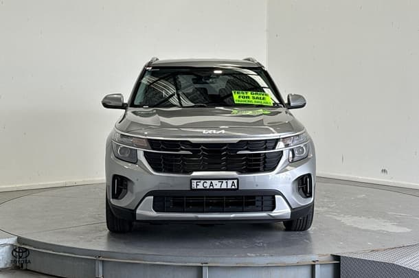 2023 Kia Seltos S in Grey