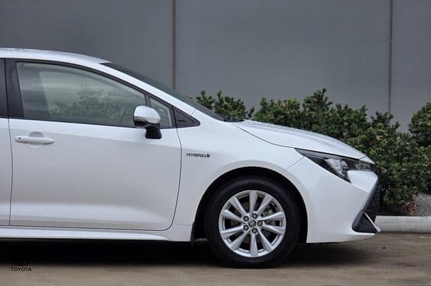 2022 Toyota Corolla Ascent Sport Hybrid in White