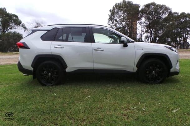 2023 Toyota RAV4 Cruiser in White
