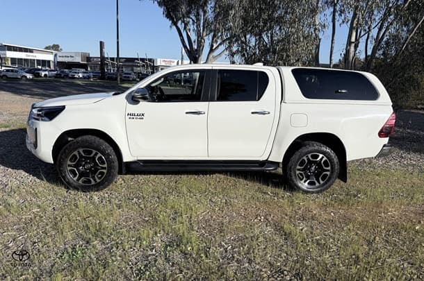 2022 Toyota Hilux SR5 in White