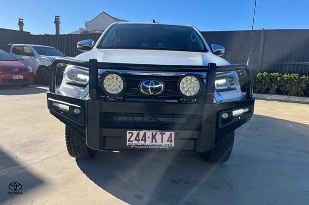 2021 Toyota Hilux SR5 in White