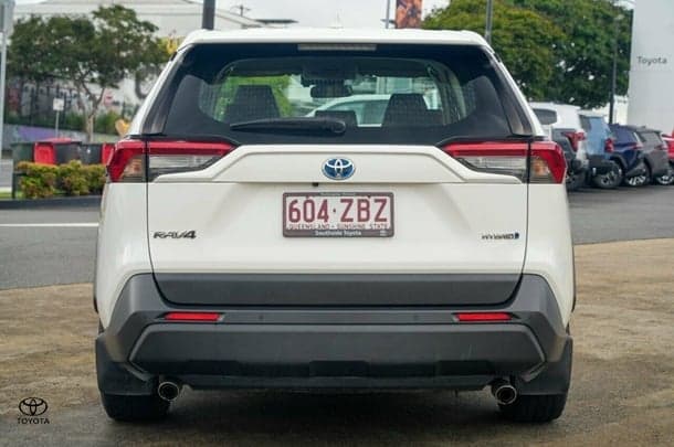2019 Toyota RAV4 GX-2WD in White