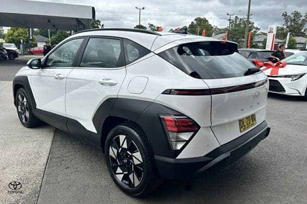 2024 Hyundai Kona Base in White