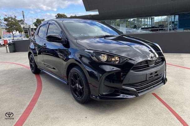 2021 Toyota Yaris Ascent Sport in Black