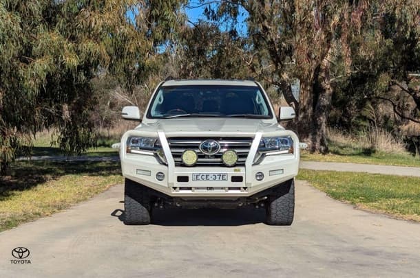 2019 Toyota Landcruiser Sahara in White