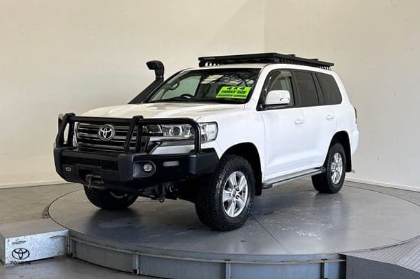 2020 Toyota Landcruiser GXL in White