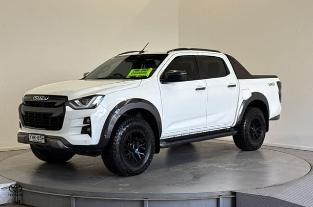 2022 Isuzu D-MAX X-TERRAIN in White