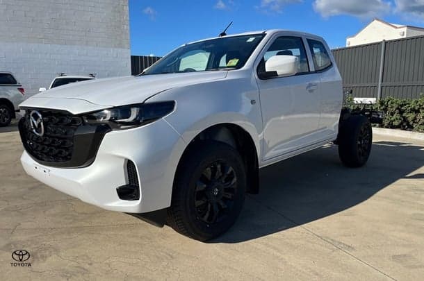 2025 Mazda BT-50 XT in White