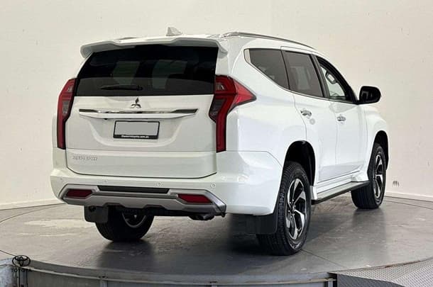 2024 Mitsubishi Pajero Sport GLS in White