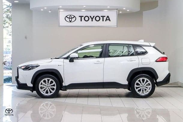 2024 Toyota Corolla Cross GX in White