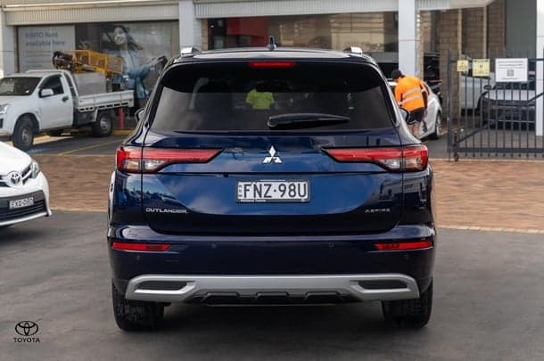 2024 Mitsubishi Outlander Aspire in Blue