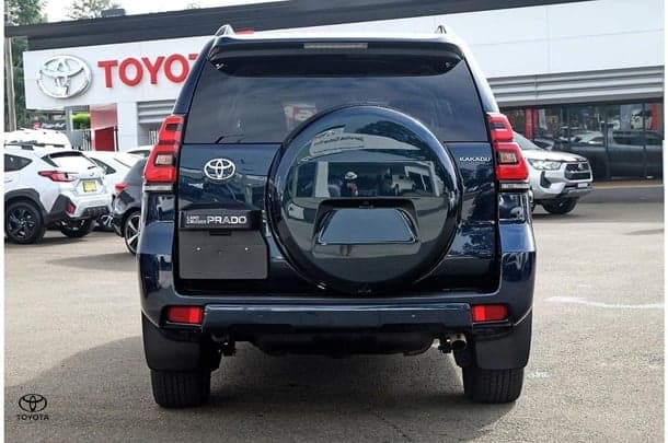 2023 Toyota Landcruiser Prado Kakadu in Black