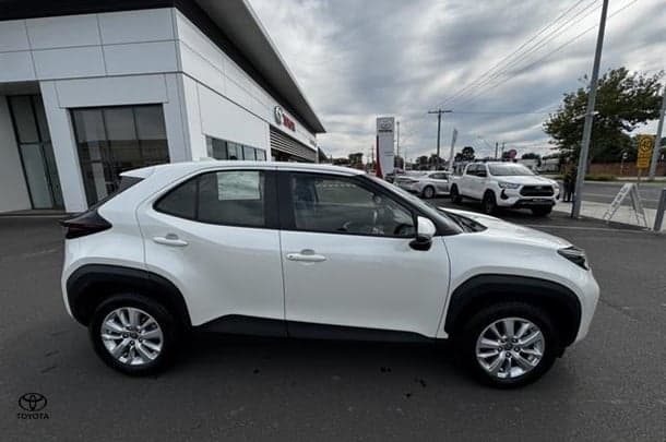 2022 Toyota Yaris Cross GX in White