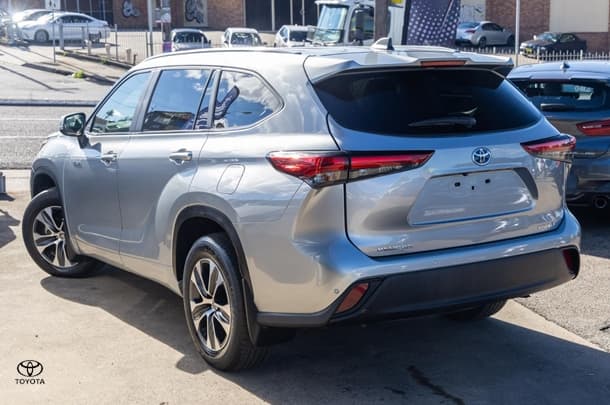 2023 Toyota Kluger GXL in Silver