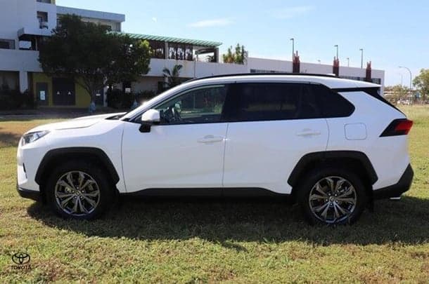 2024 Toyota RAV4 GXL in White