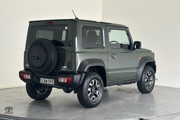2020 Suzuki Jimny Base in Green