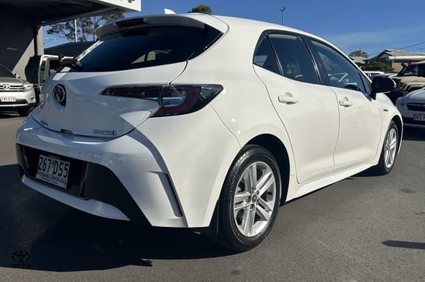 2021 Toyota Corolla Ascent Sport Hybrid in White