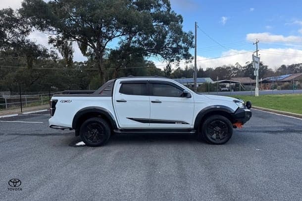 2021 Isuzu D-MAX X-TERRAIN in White