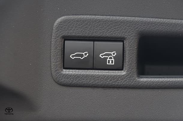2025 Toyota bZ4X Standard AWD in Two Tone White