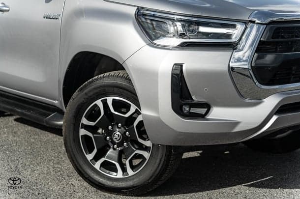 2021 Toyota Hilux SR5 in Silver
