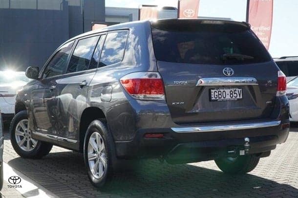 2013 Toyota Kluger KX-R in Grey