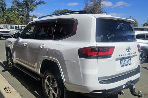 2023 Toyota Landcruiser VX in White