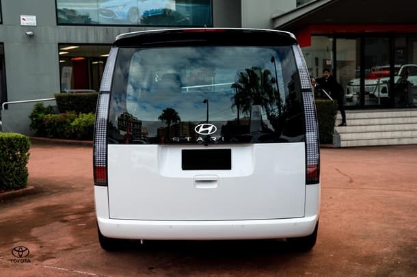 2024 Hyundai STARIA Base in Creamy White