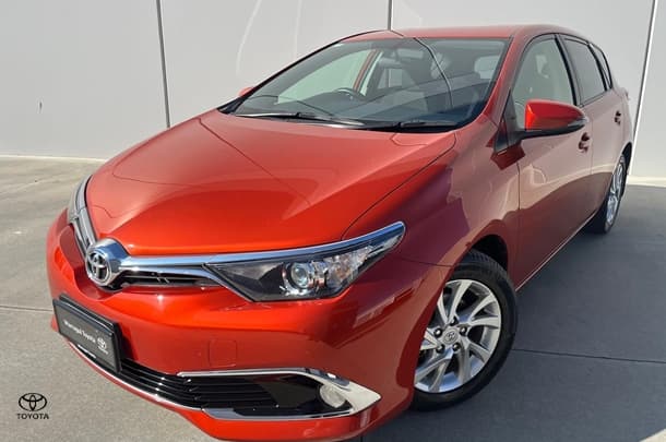 2015 Toyota Corolla Ascent Sport in Orange