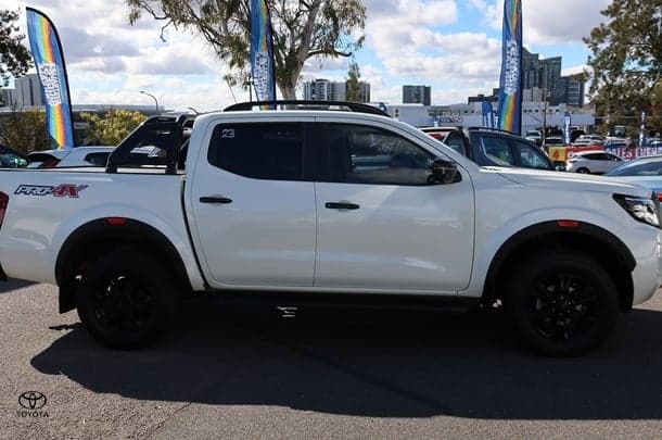 2021 Nissan Navara PRO-4X in White