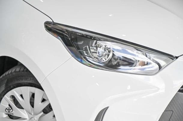 2023 Toyota Yaris Ascent Sport in White