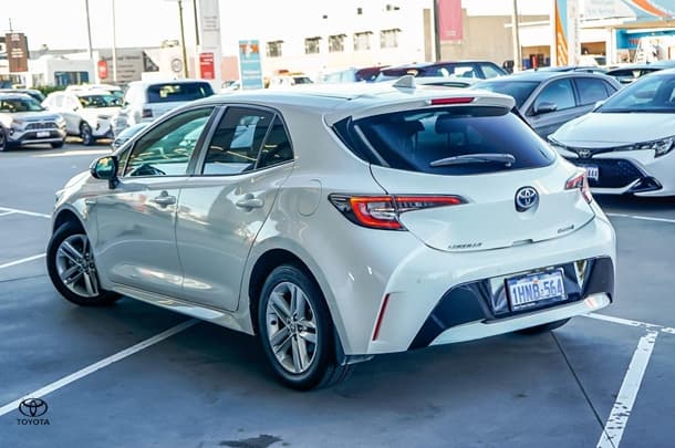 2021 Toyota Corolla SX Hybrid in White