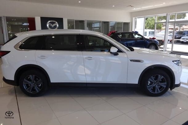 2024 Mazda CX-80 G40e Touring in White