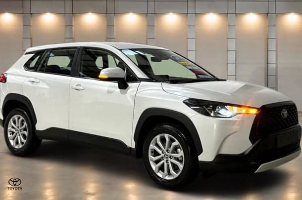 2023 Toyota Corolla Cross GX in White