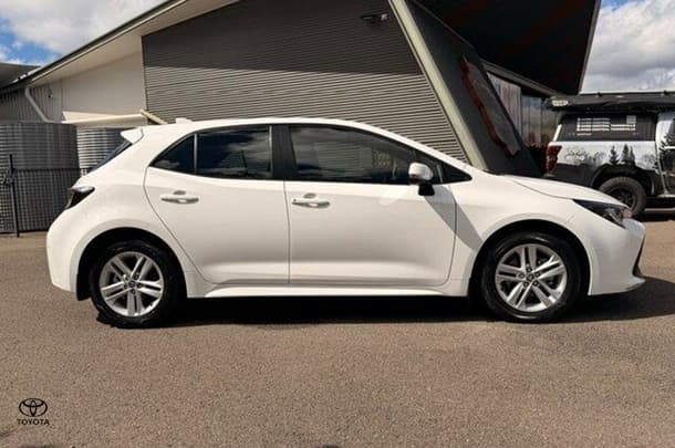 2021 Toyota Corolla Ascent Sport in White