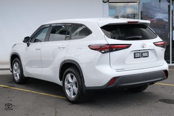 2025 Toyota Kluger GX in White
