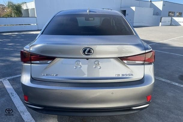 2018 Lexus IS IS300h Luxury in Silver