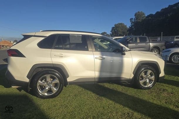 2019 Toyota RAV4 GXL-2WD in White