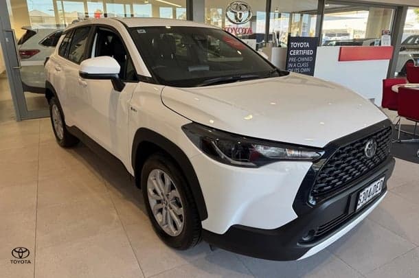 2025 Toyota Corolla Cross GX in White