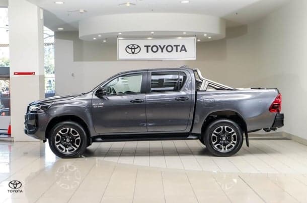 2025 Toyota Hilux SR5 48V in Grey