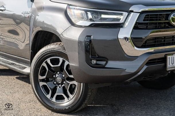 2021 Toyota Hilux SR5 in Grey