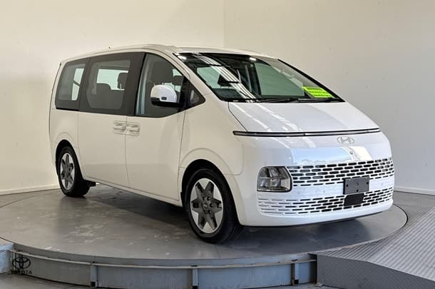 2024 Hyundai STARIA Base in White