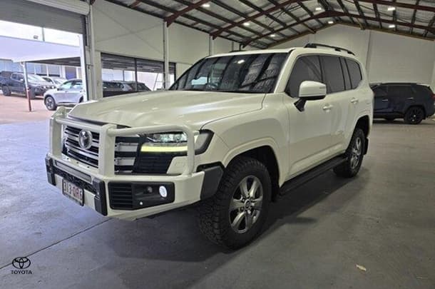 2022 Toyota Landcruiser VX in White