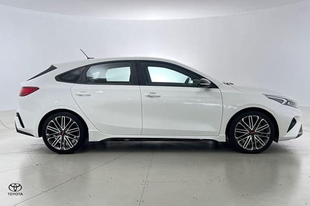 2022 Kia Cerato GT in White