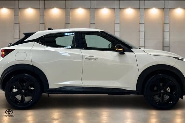 2023 Nissan JUKE ST-L in White